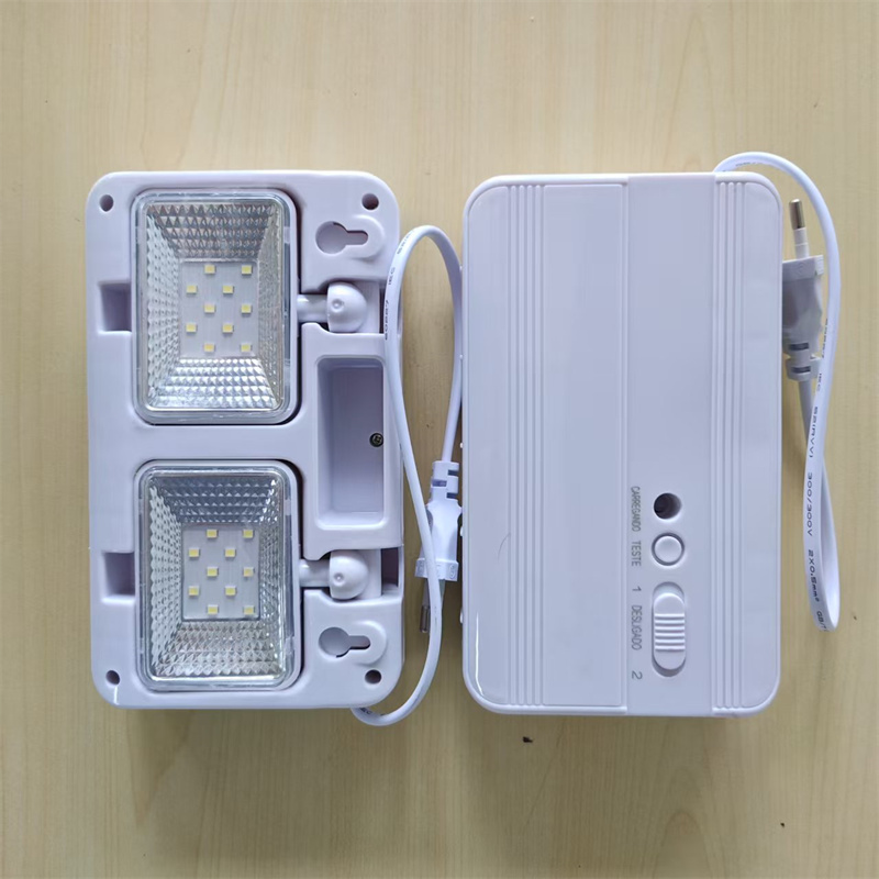 360 °   Lampada di Emergenza P - Power Outage Light recensione e prezzo