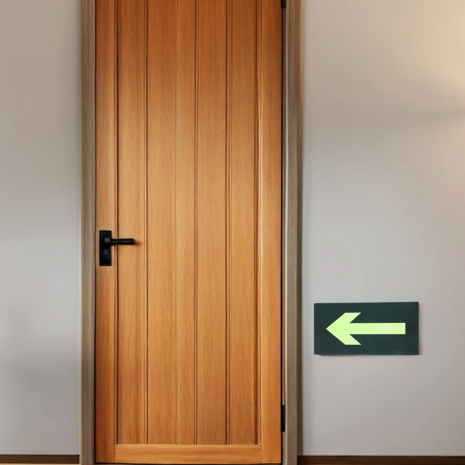 8 adesivi con freccia luminosa - Emergency Exit Sign recensione e prezzo