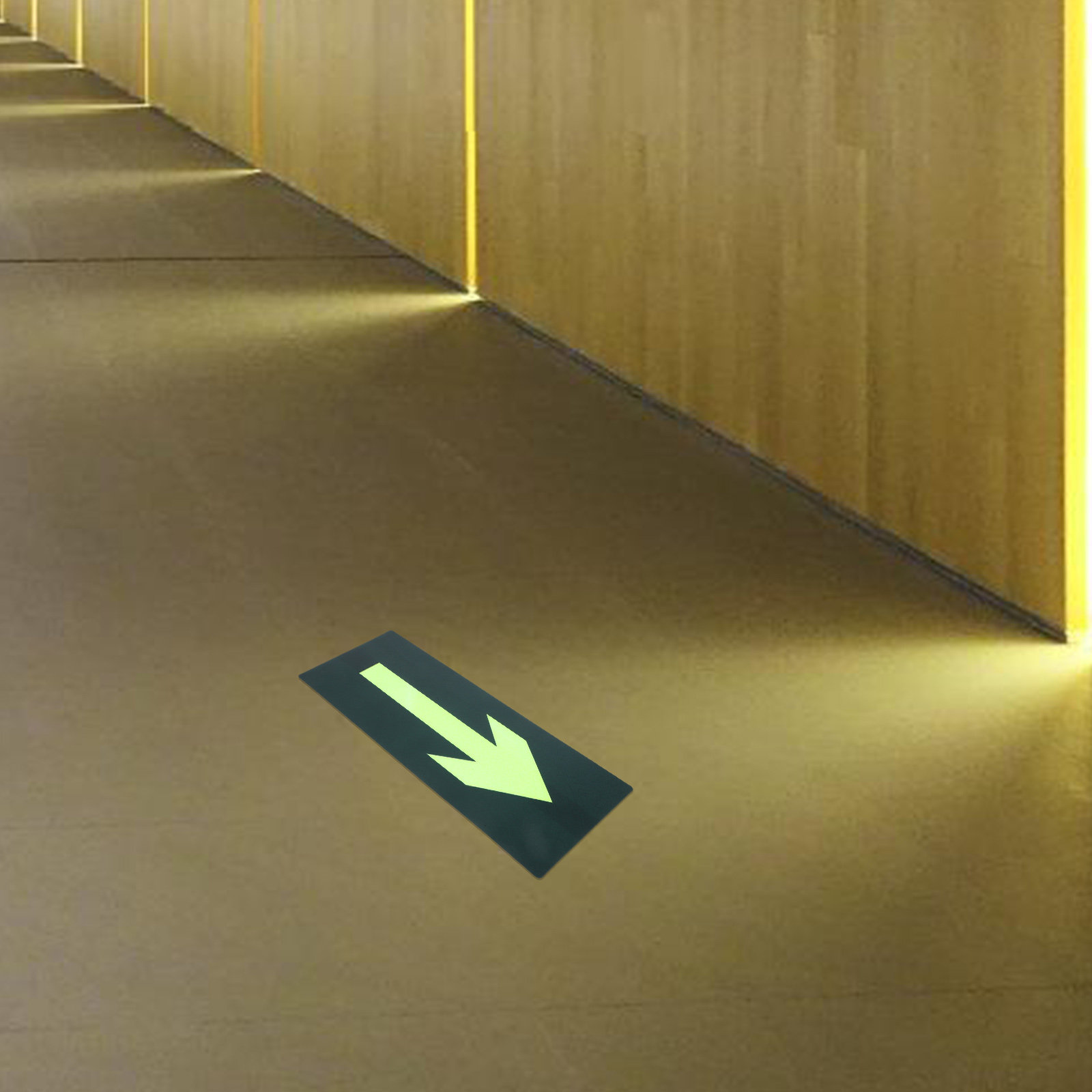 8 adesivi con freccia luminosa - Emergency Exit Sign recensione e prezzo